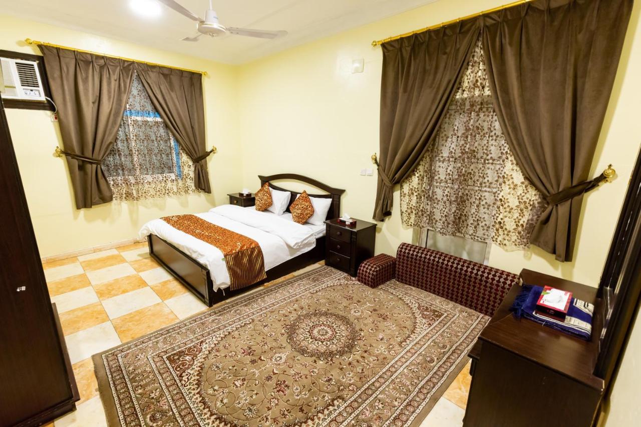 Al Eairy Furnished Apartments - Al Bahah 3 Buitenkant foto