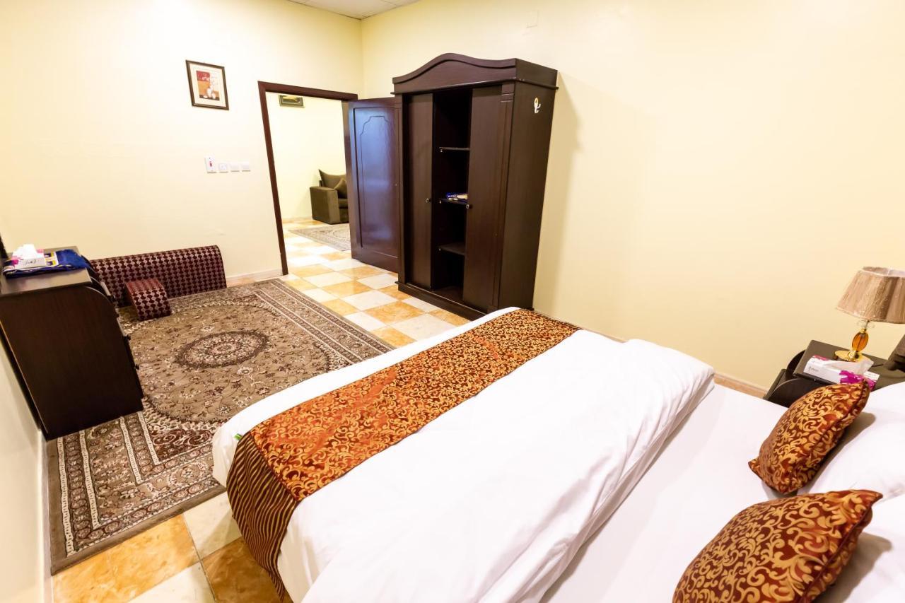 Al Eairy Furnished Apartments - Al Bahah 3 Buitenkant foto